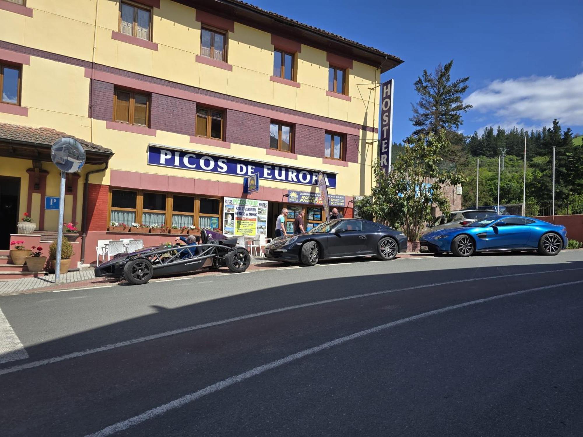 Hosteria Picos De Europa Potes Exterior photo